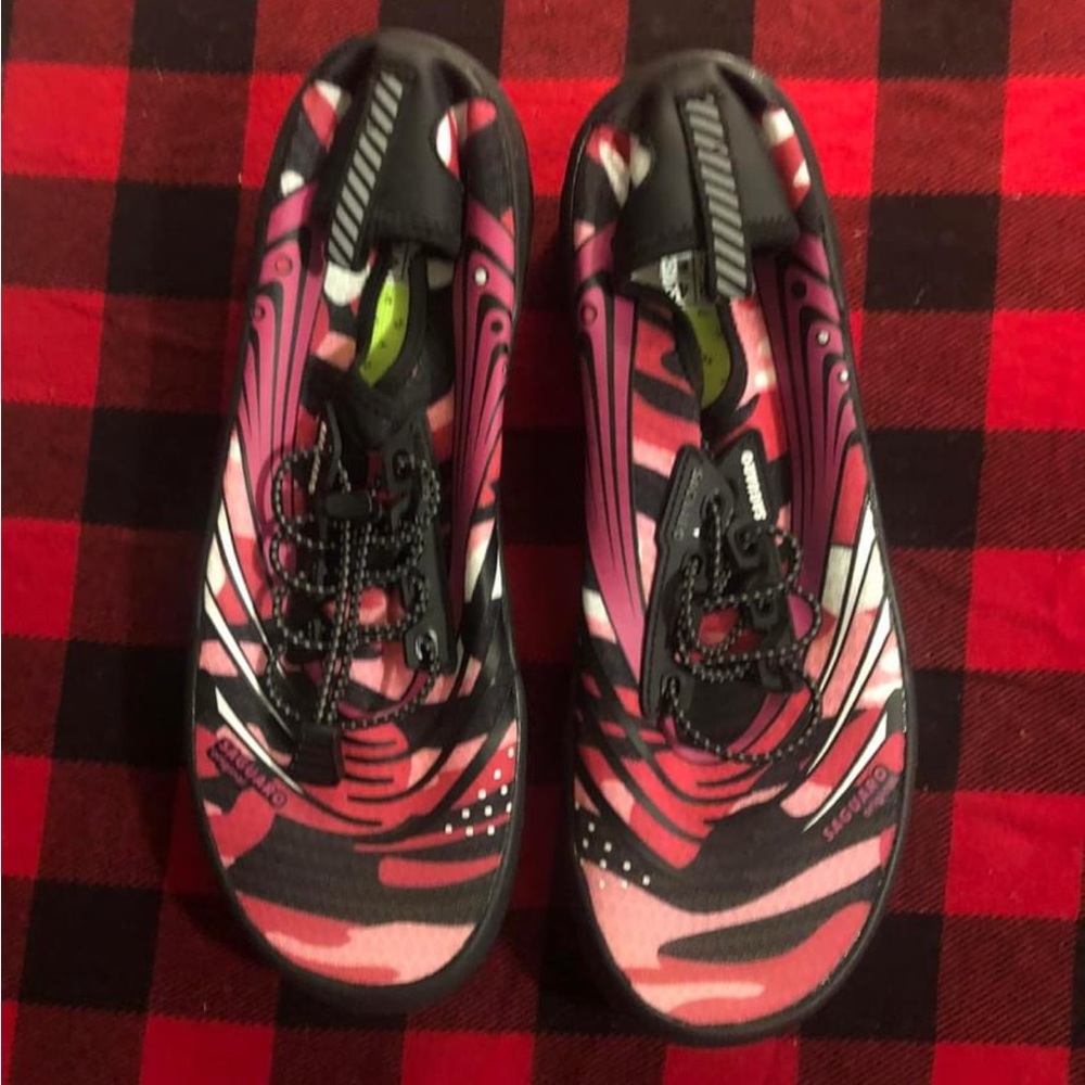 Saguero NEW in packaging Barefoot shoes.